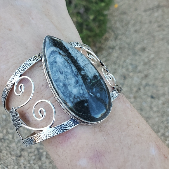 New Fossilized Orthoceras 925 Silver Cuff Bracelet. - Picture 8 of 16